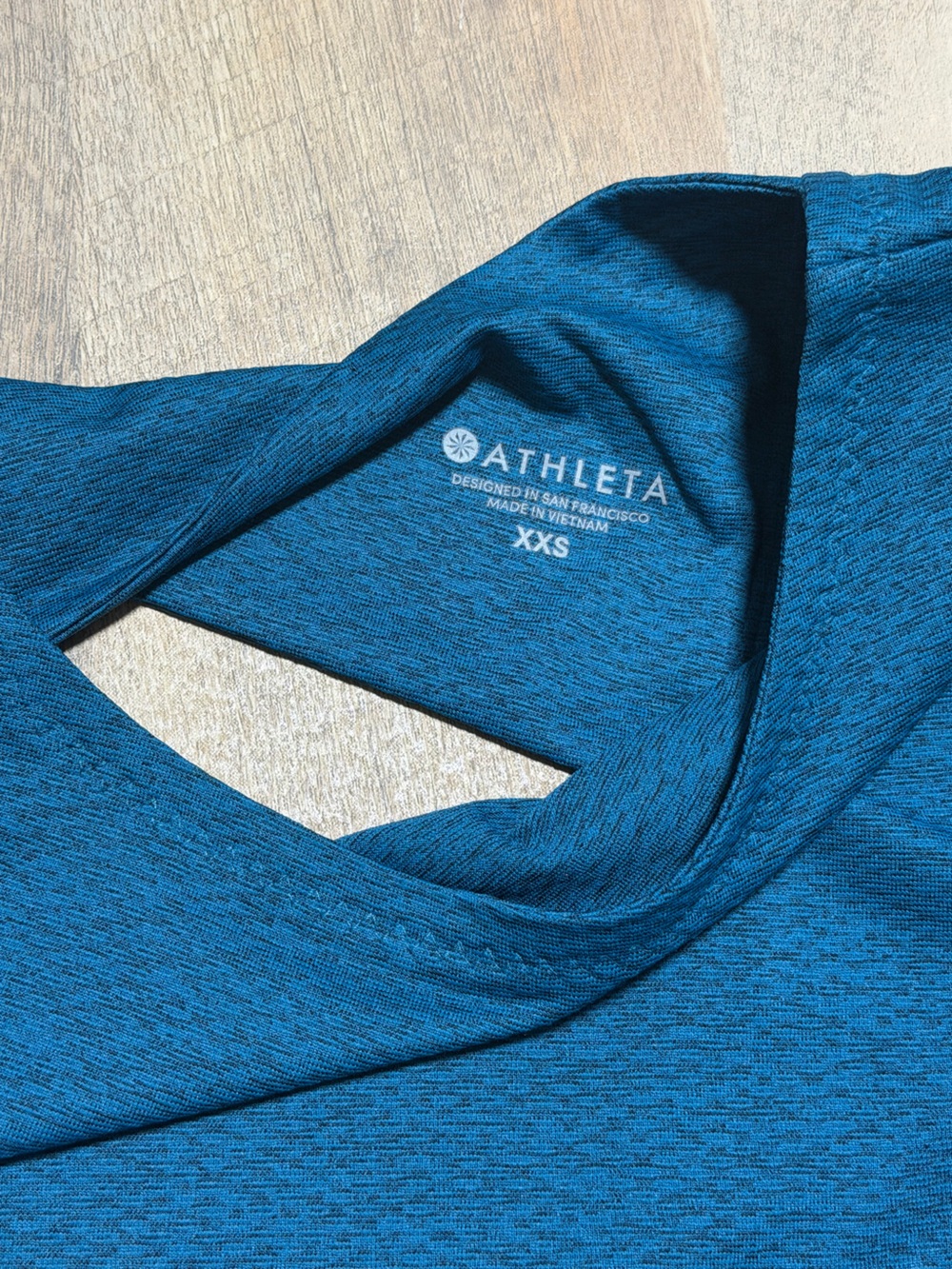 Athleta Teal Blue Long Sleeve Open Back Workout Top XXS - Picture 2 of 3